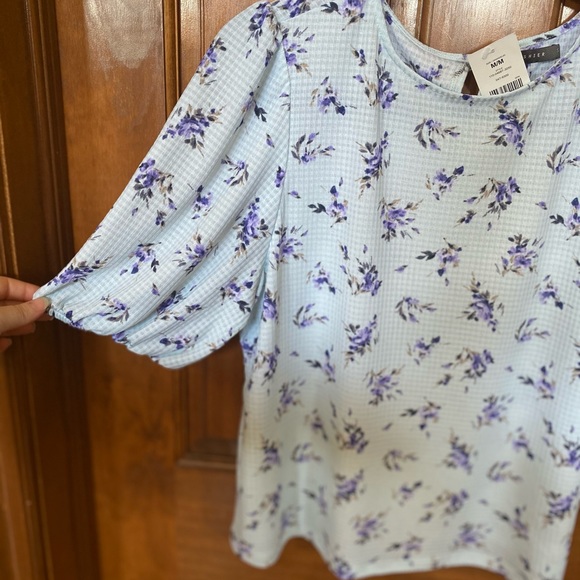 ❌ SOLD ❌ Suzy Shier Floral Top NWT - Picture 5 of 8
